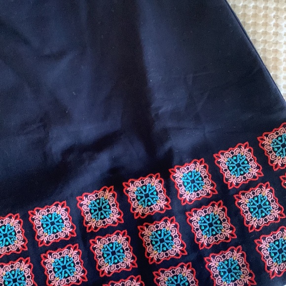 Boden Navy skirt with embroidered print🌸 - Picture 6 of 9